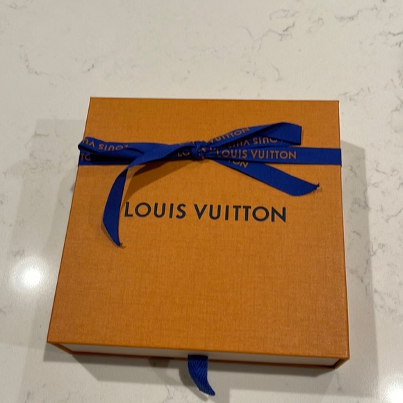 Louis Vuitton belt - Picture 2 of 6